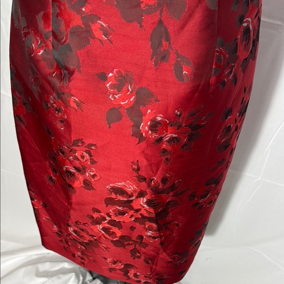 White House Black Market Elegant Red Floral Strapless Dress Size 4 - Picture 3 of 11